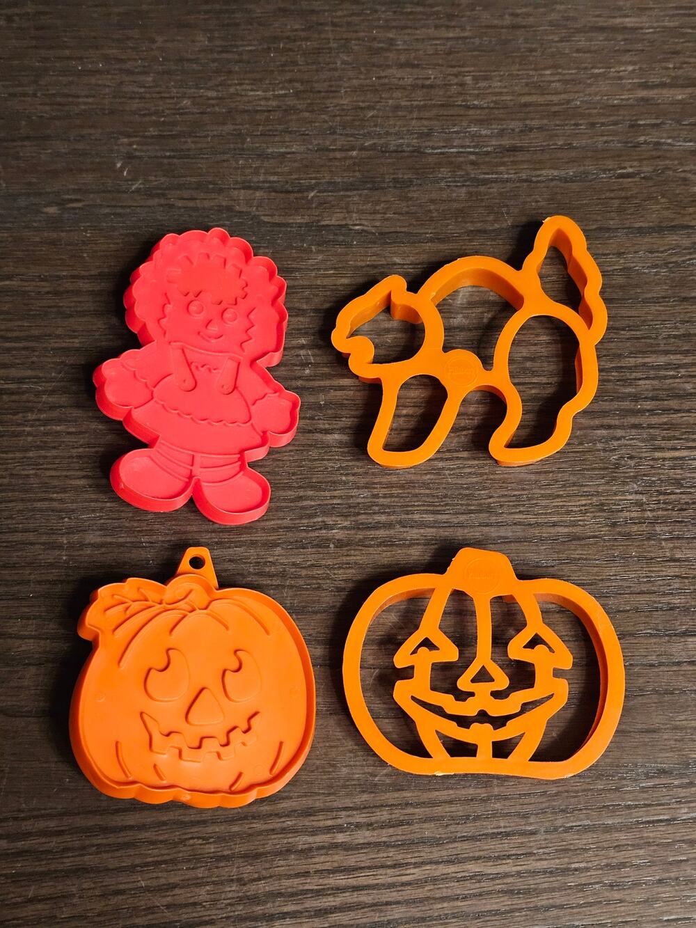 Vintage Halloween Cookie Cutters Set of 4 Hissing Cat Jackolantern EUC